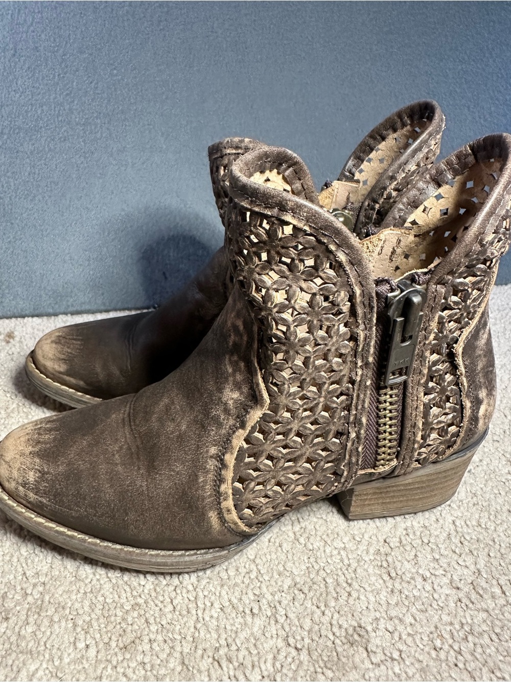 Circle G by Corral Brown Distressed Leather Laser Cut Ankle Booties Women’s 7 - Picture 5 of 14